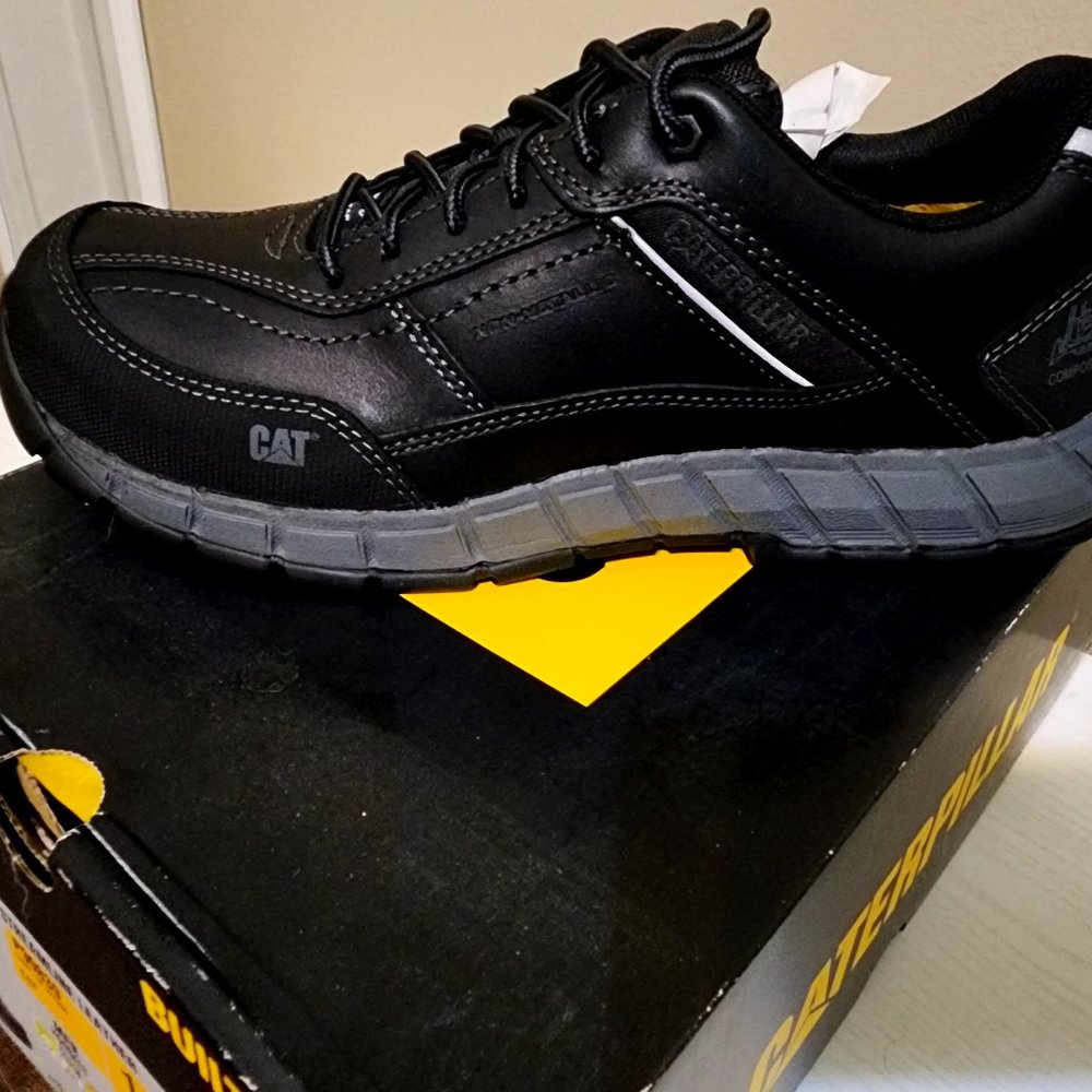 BRAND NEW! Cat Men's Streamline Leather (Size 11 M)
